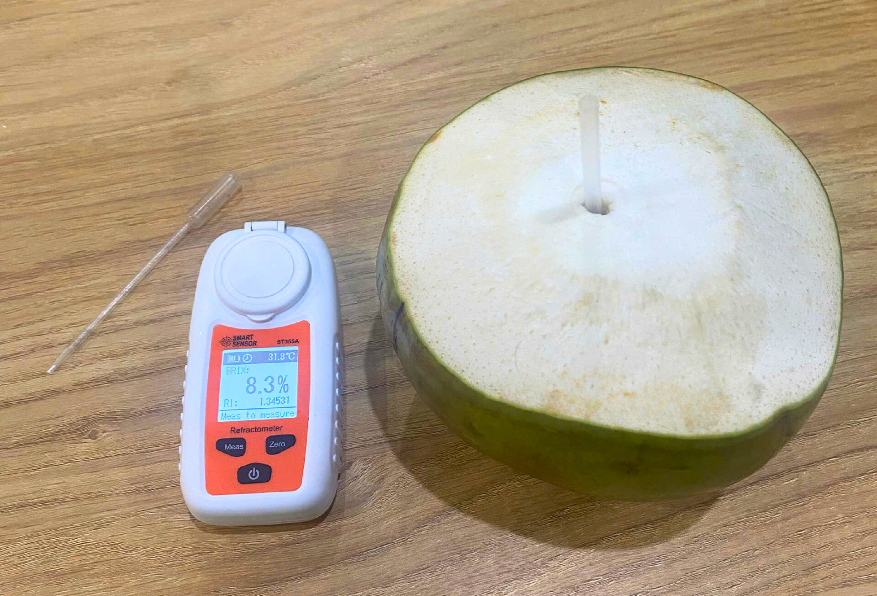 جوز الهند المُشذَّب الأخضر